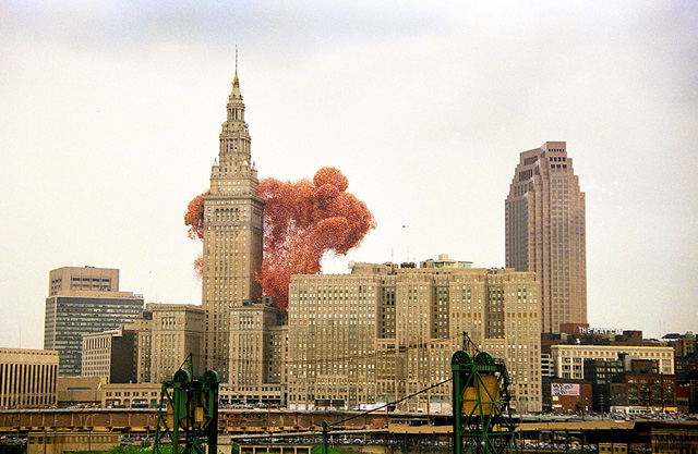 Photographie du lâcher de ballons de Cleveland