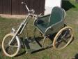 Les mutilés des membres inférieurs utilisaient ce tricycle à main avant la création de véhicules motorisés pour invalides à Paris