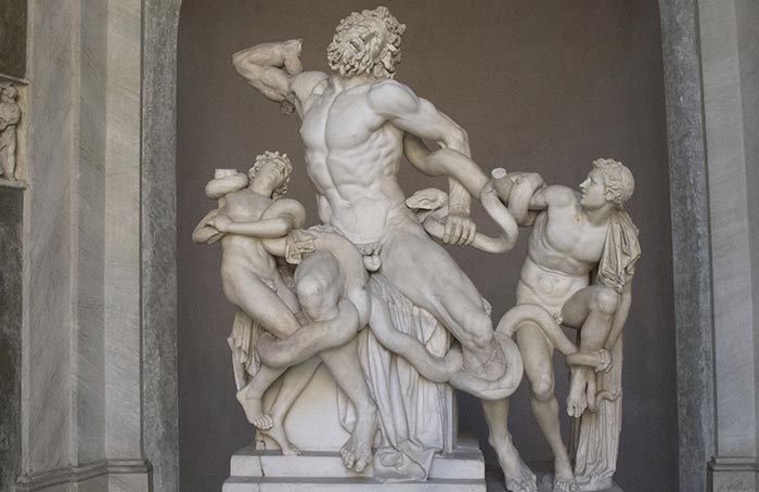 Laocoon et ses deux fils luttant contre les serpents envoyés par Poséidon. Ier siècle av. J.-C., musée Pio-Clementino